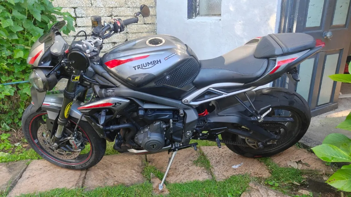 Triumph Street Triple RS - Image 1