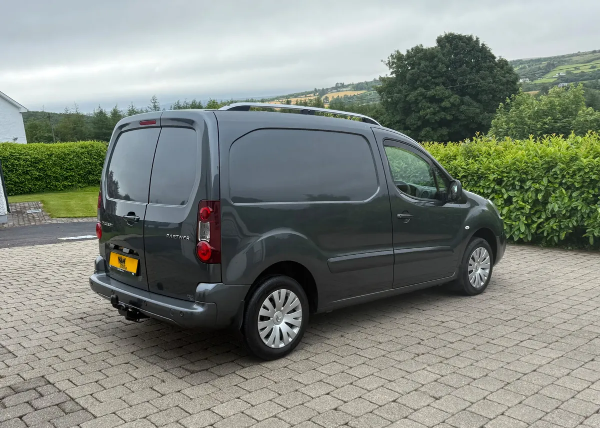 2017 (172) Peugeot Partner ProfessionalPlus NO VAT - Image 3
