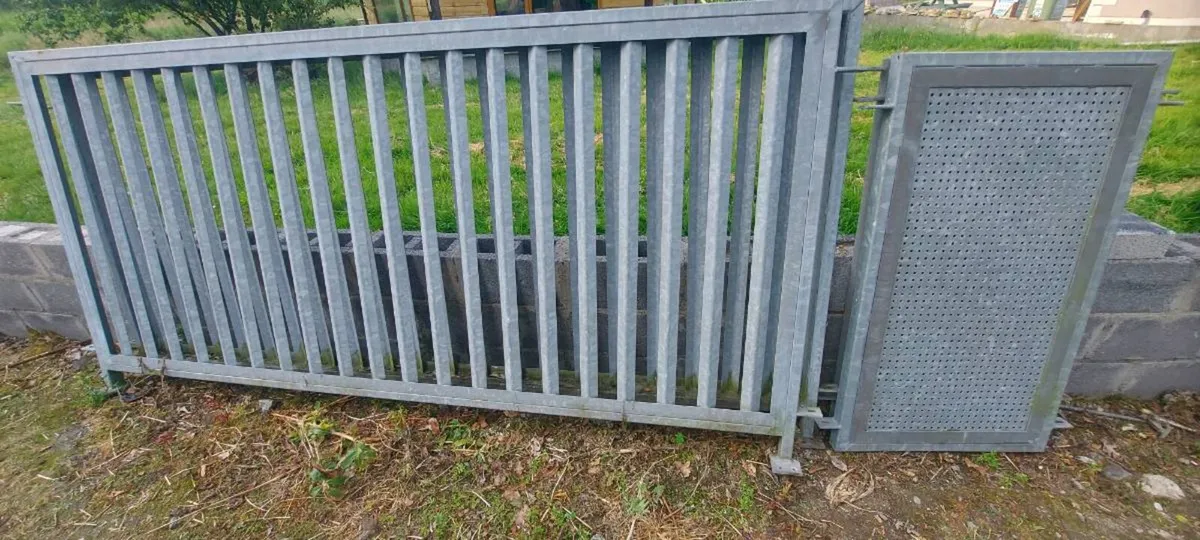 Galvanised fencing - Image 1