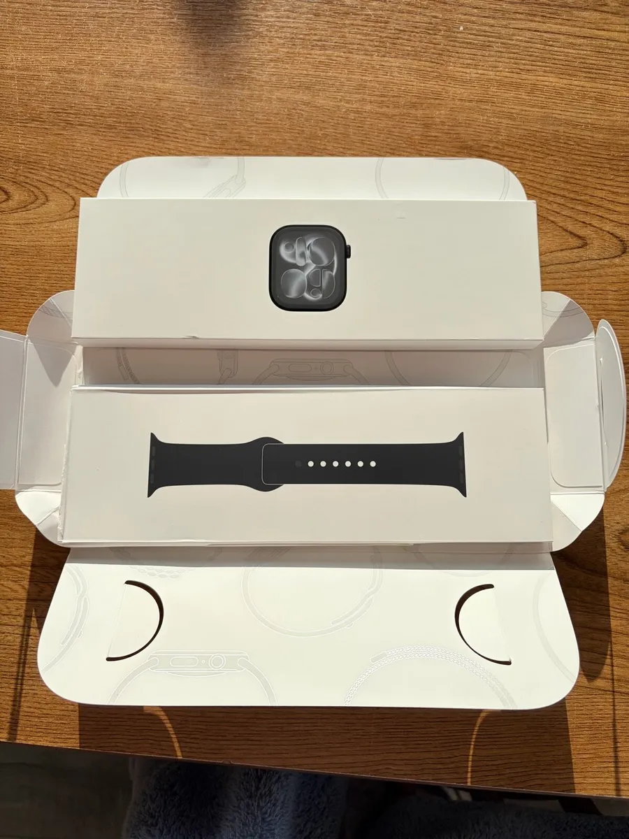 Apple Watch series 11 46mm - Image 1