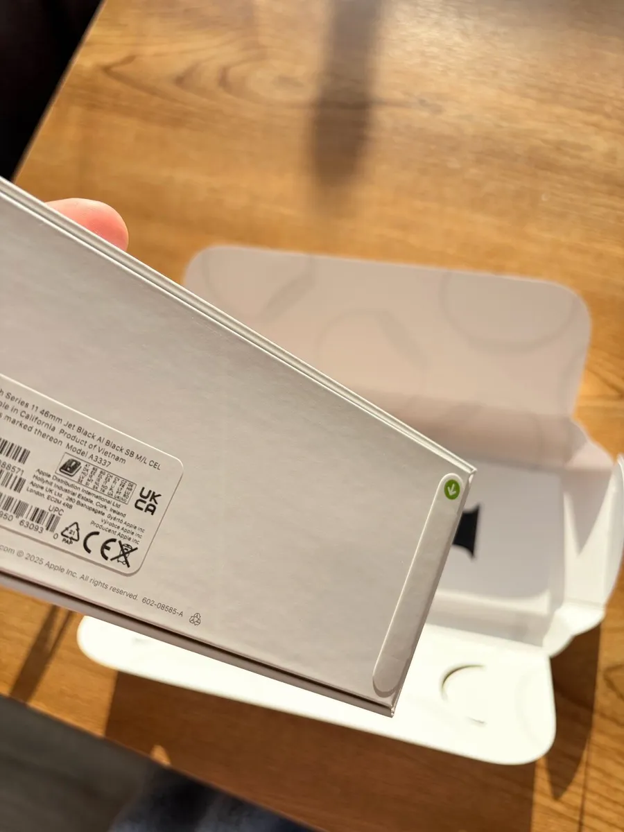 Apple Watch series 11 46mm - Image 2
