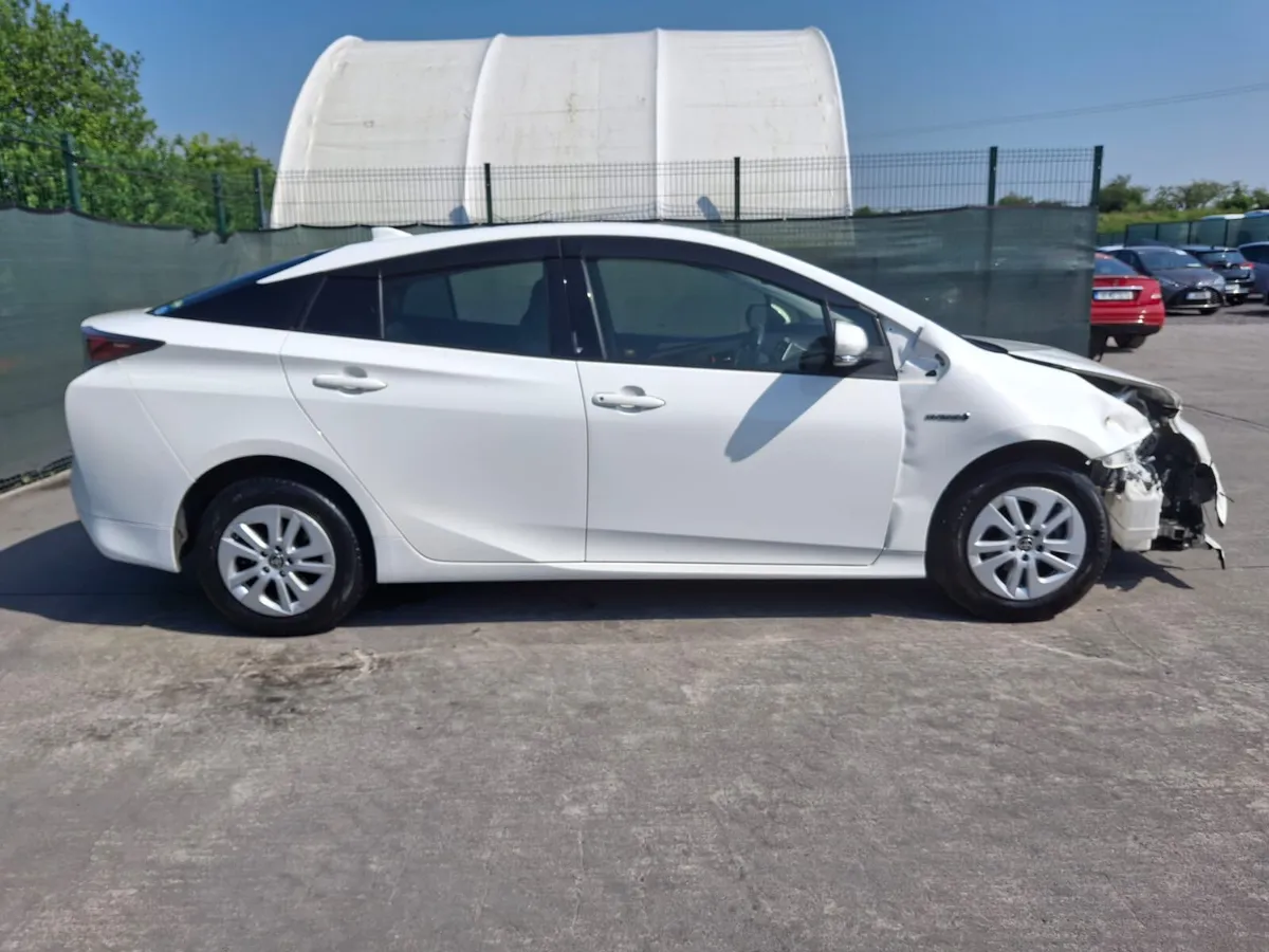 172 Toyota Prius Hybrid - Image 2