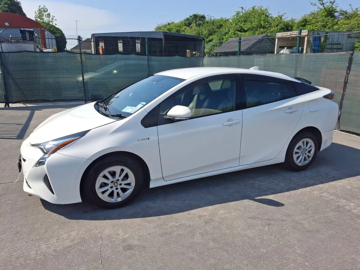 172 Toyota Prius Hybrid - Image 1