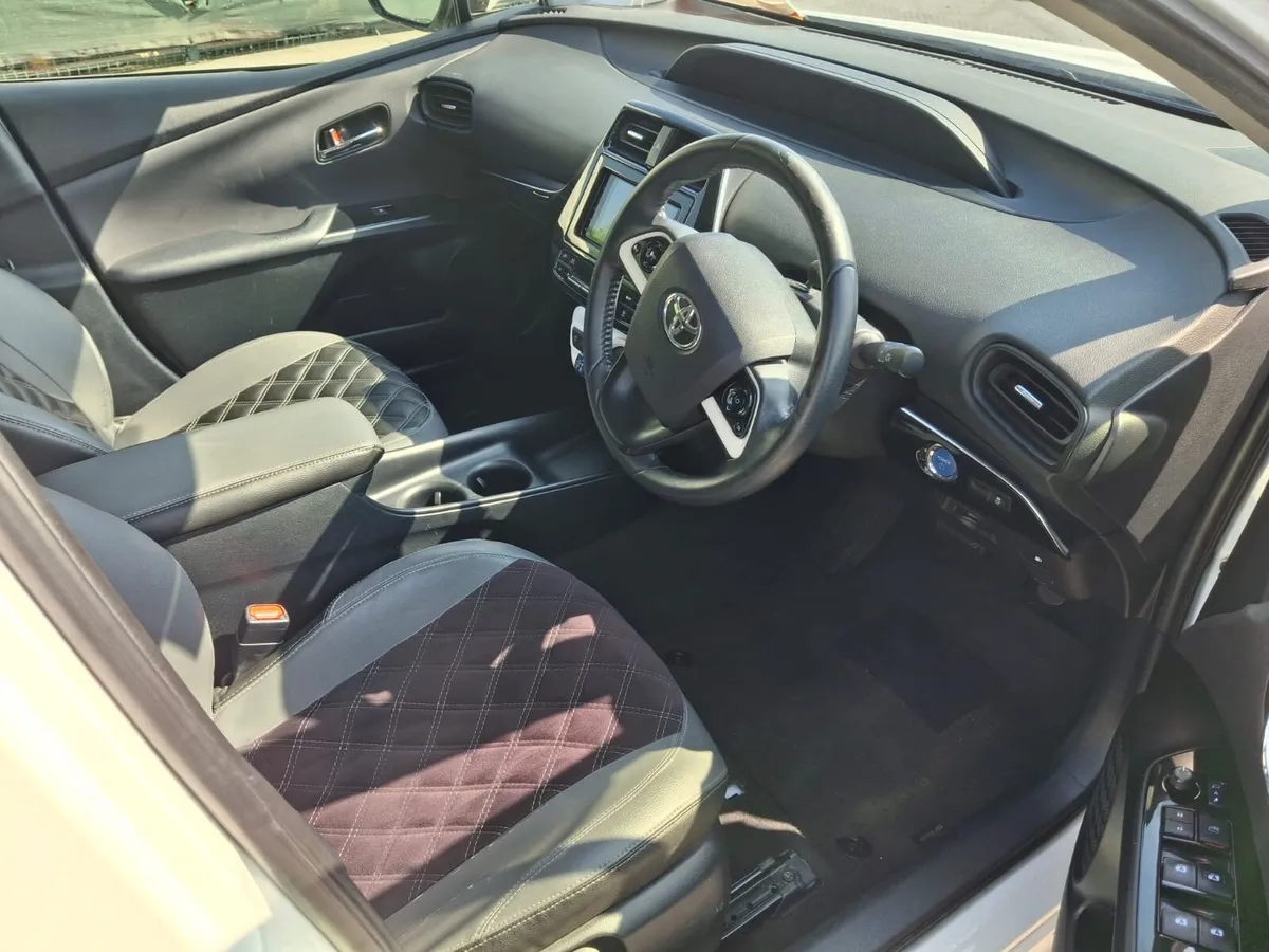 172 Toyota Prius Hybrid - Image 3