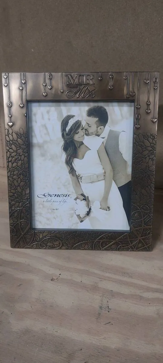 WEDDING PICTURE FRAME - Image 1