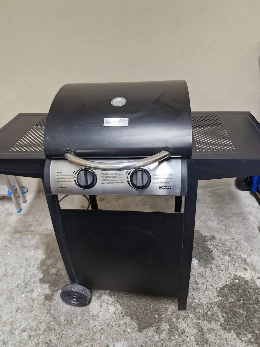Gas BBQ - Image 1