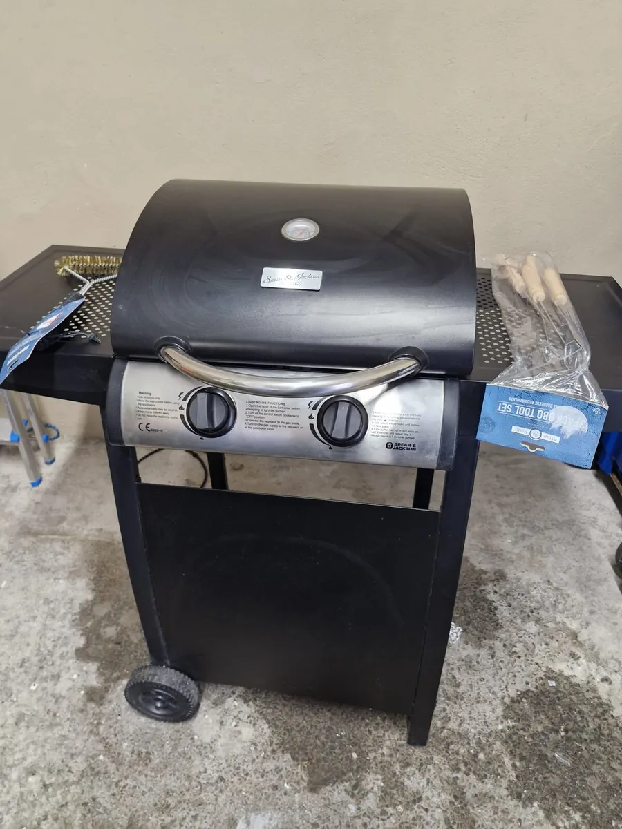 Gas BBQ - Image 3