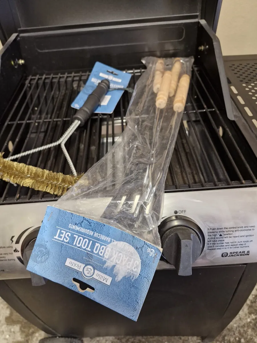 Gas BBQ - Image 4