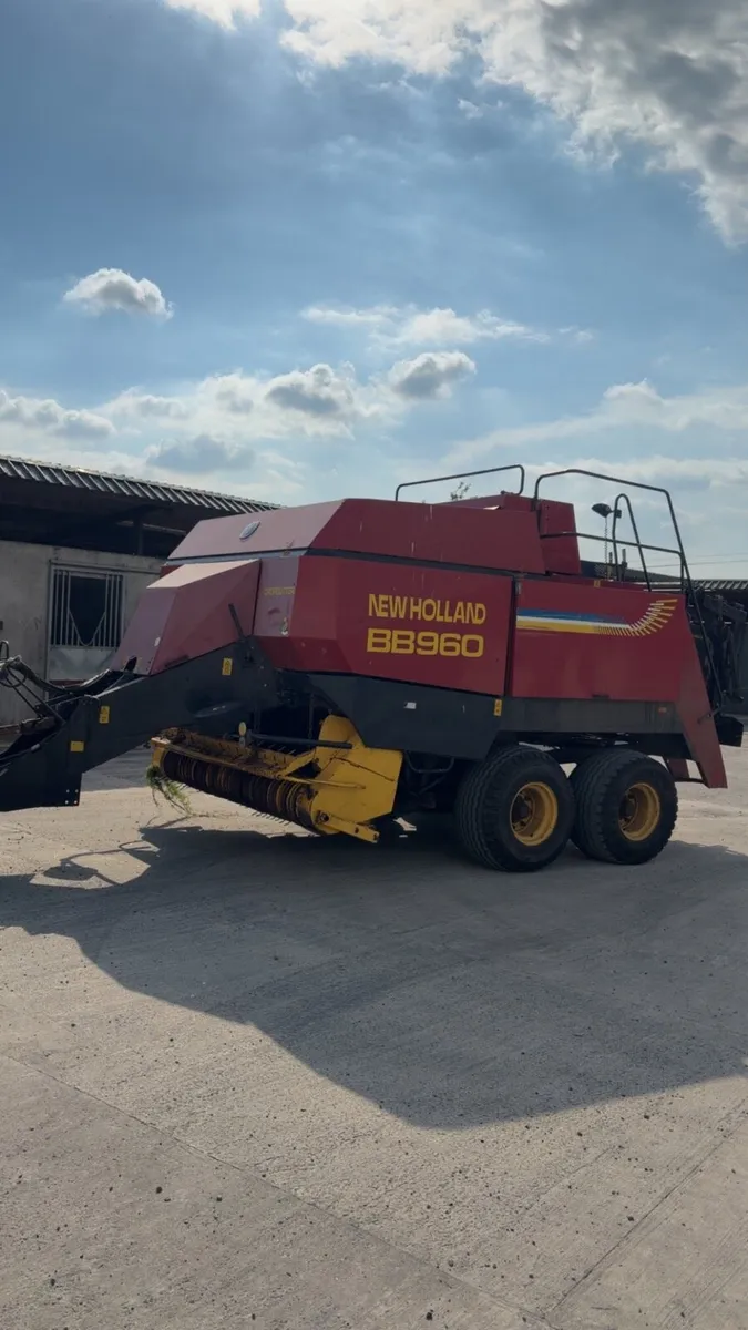 New Holland bb960 square baler - Image 1