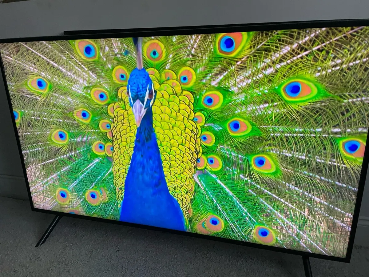 50” SAMSUNG 4K SMART TV - Image 3