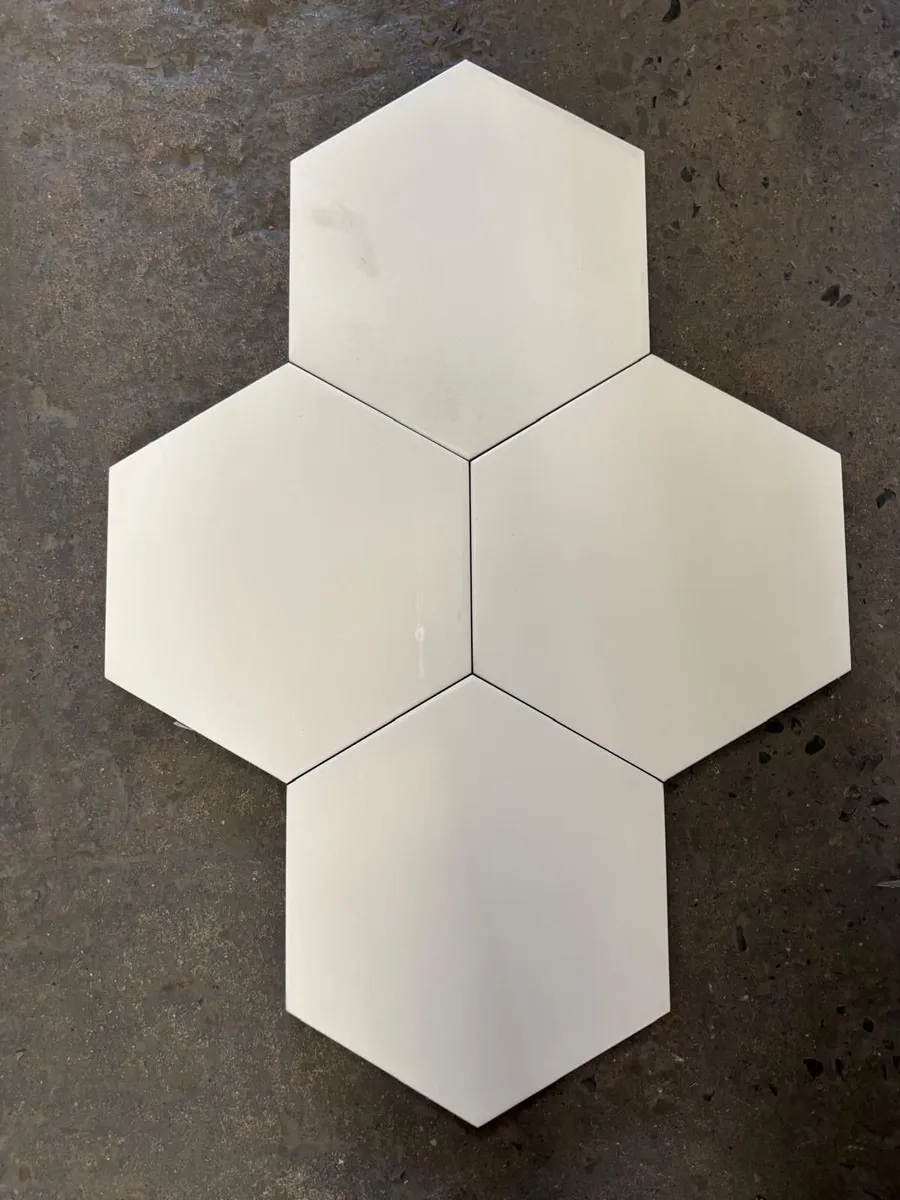 Floor / Wall Tiles 5.00 sq mtrs - €25.00 - Image 1