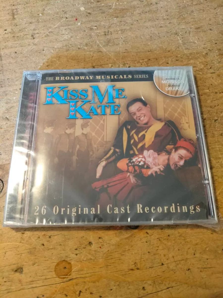 This CD is a 2002 release from The Broadway Musica - Image 1