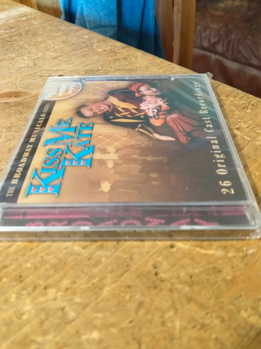 This CD is a 2002 release from The Broadway Musica - Image 3