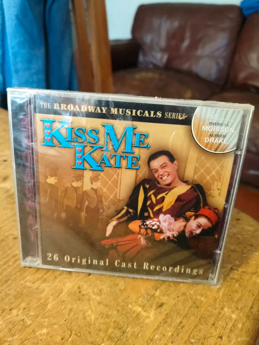 This CD is a 2002 release from The Broadway Musica - Image 4