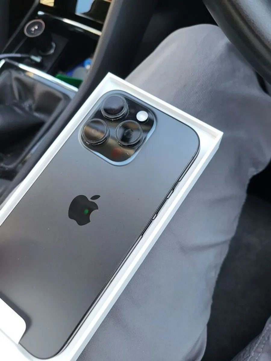 IPhone 16 Pro Space Black 256GB Sim Free Brand New Condition Grade A Fully Boxed BH92% Brand New Cable Brand New Torras Case Open to Trade or Swap - Image 1