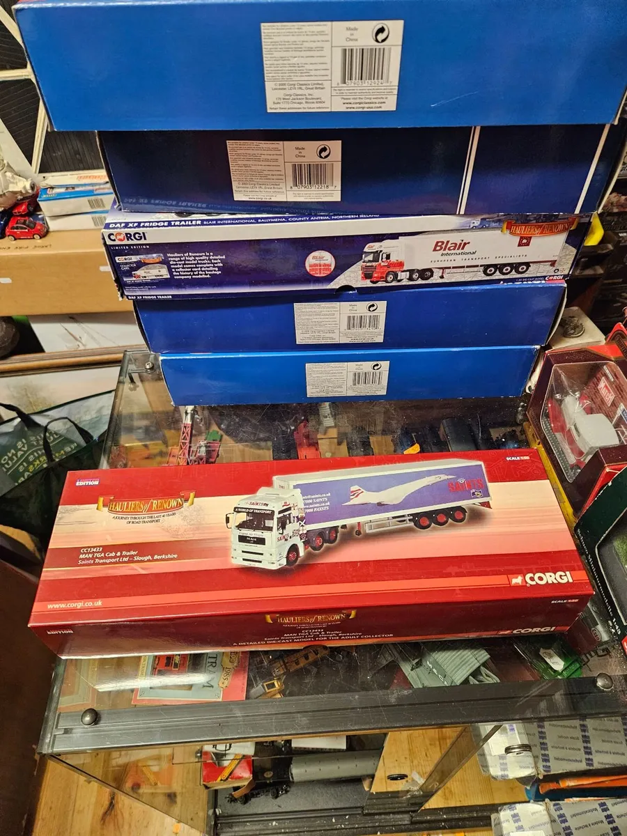 Corgi MAN Tractor Unit and Trailer 1.50 - Image 1