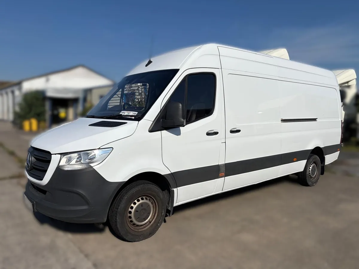 Mercedes-Benz Sprinter 2023 - Image 1