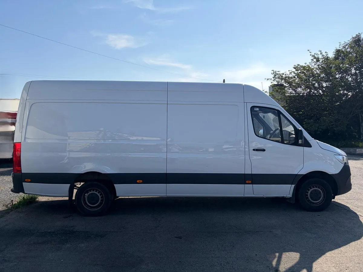 Mercedes-Benz Sprinter 2023 - Image 4