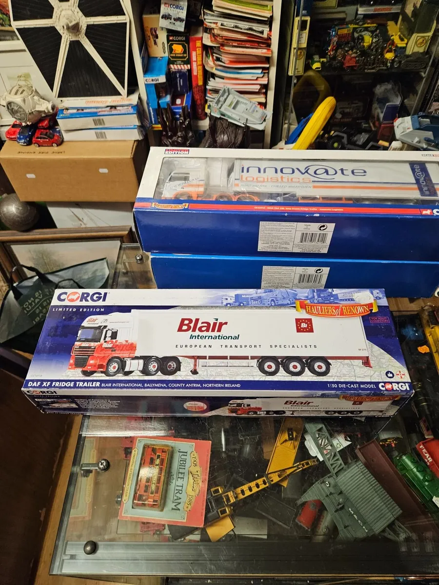 Corgi DAF Tractor Unit and Trailer 1.50 - Image 1