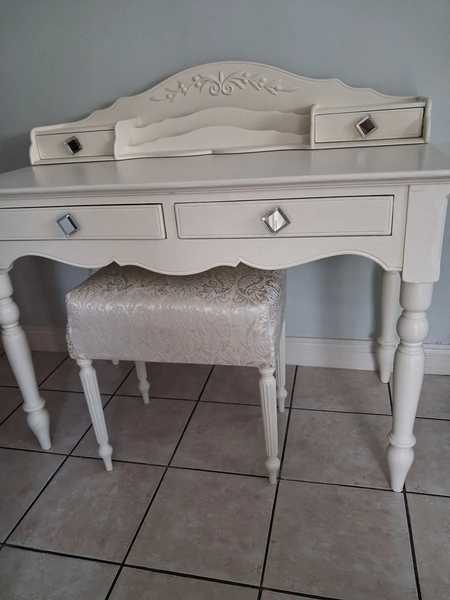 Dressing Table - Image 1