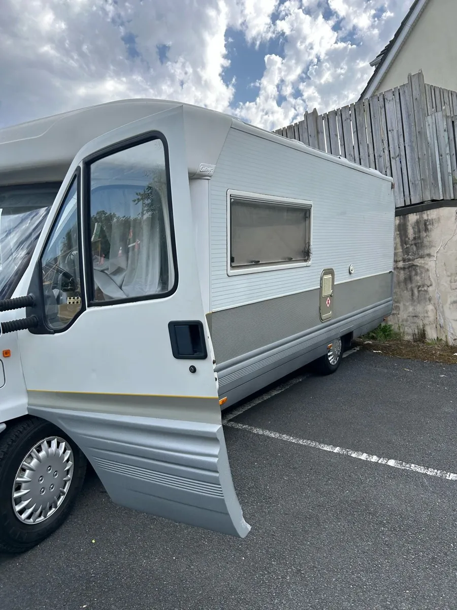 Motorhome - Image 4