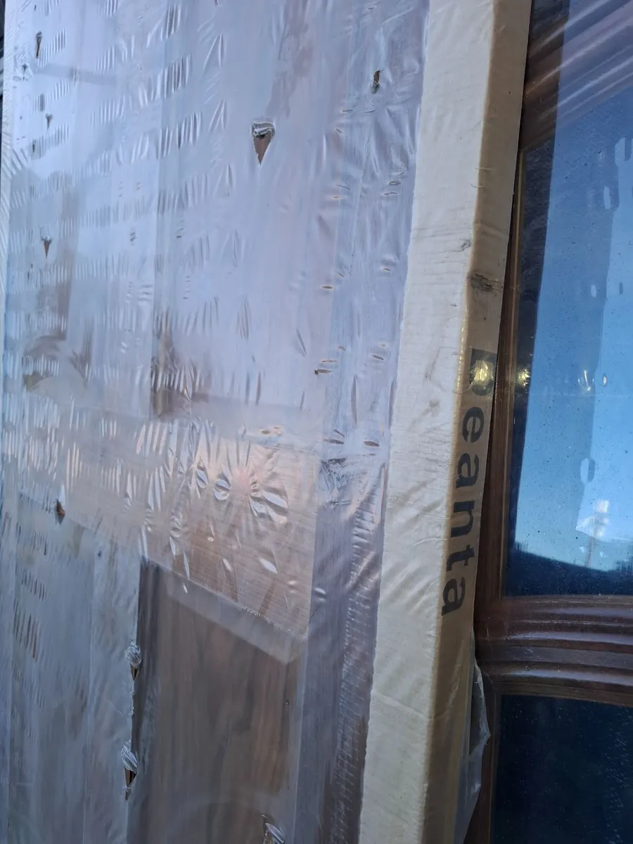 Deanta door. Walnut. Solid. - Image 2