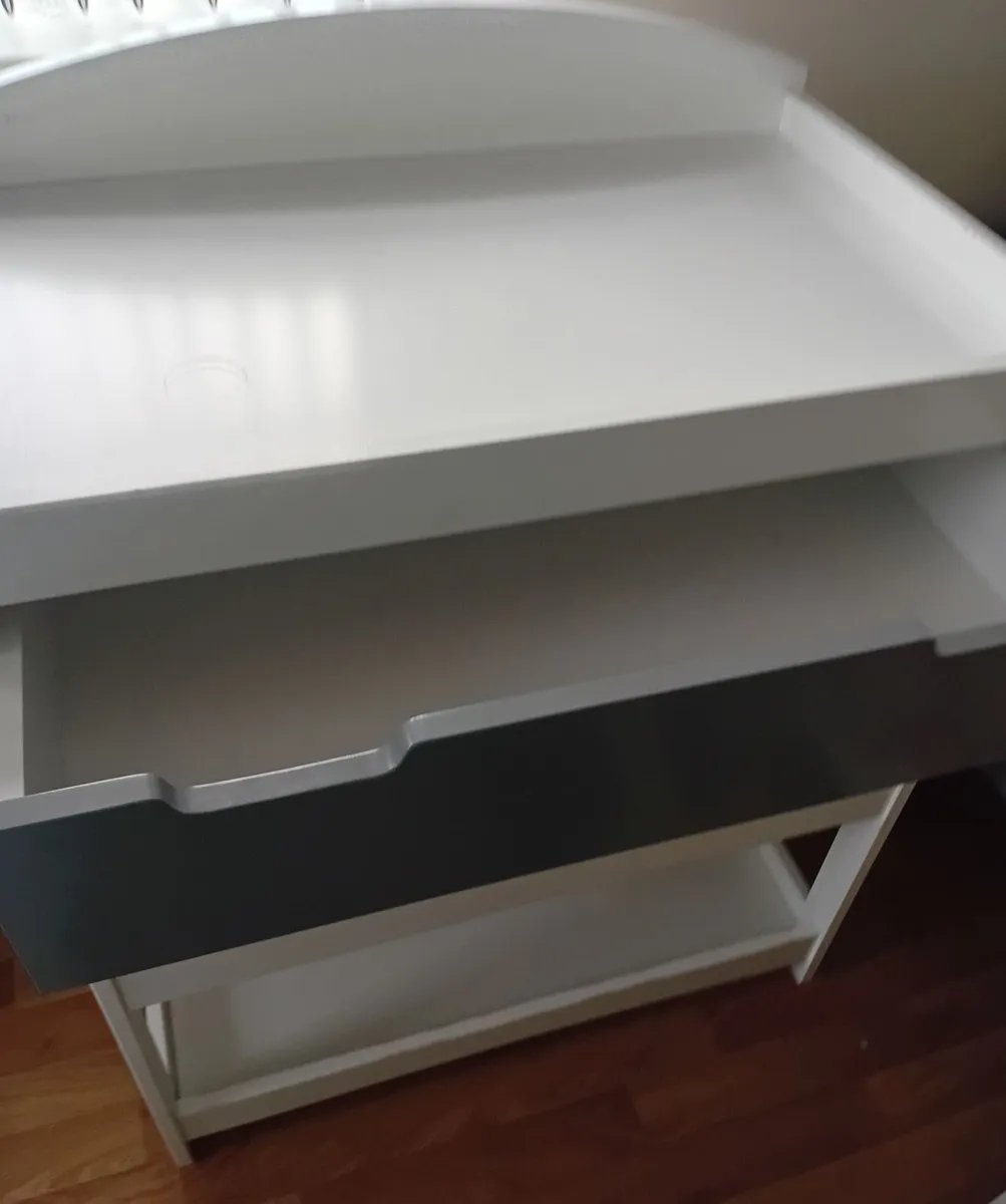 Baby changing unit - Image 2