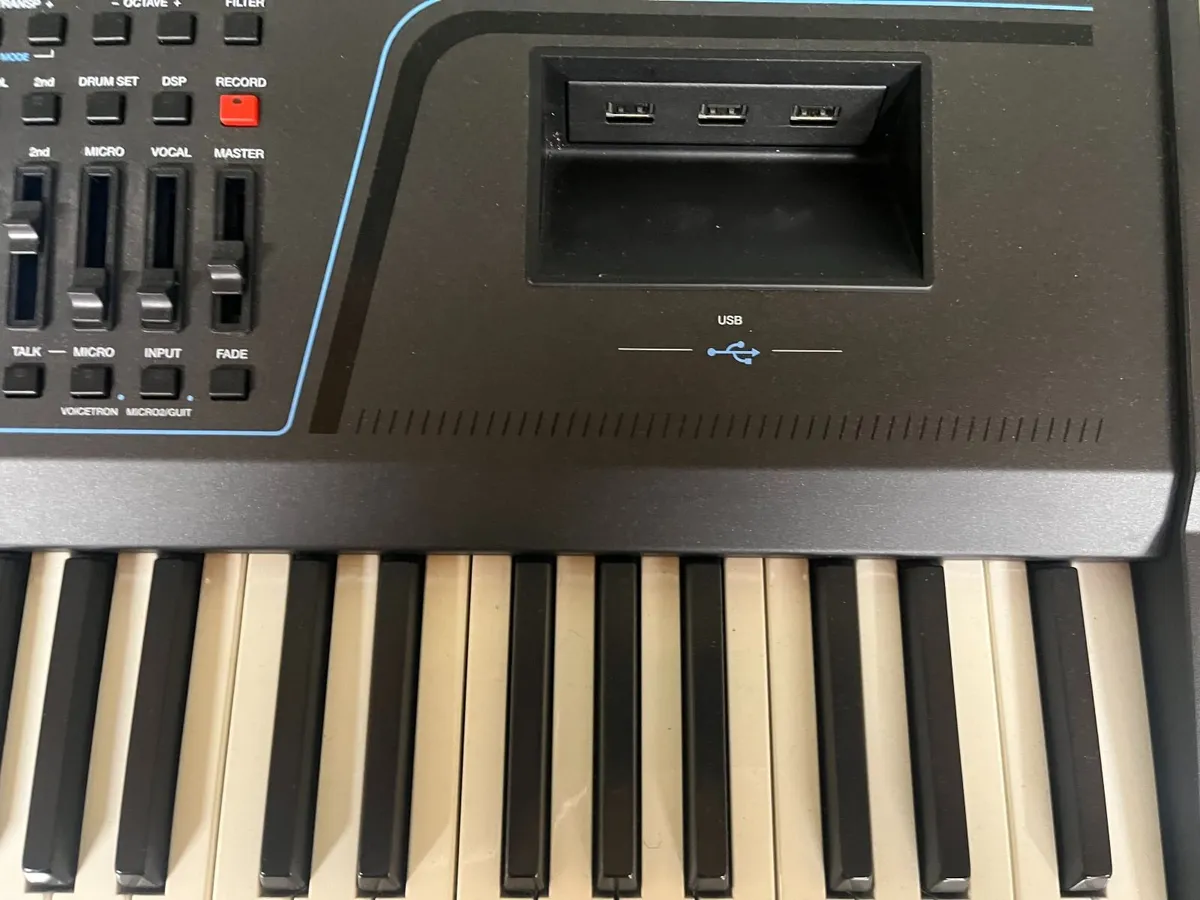 Ketron SD9 Pro Keyboard - Image 4