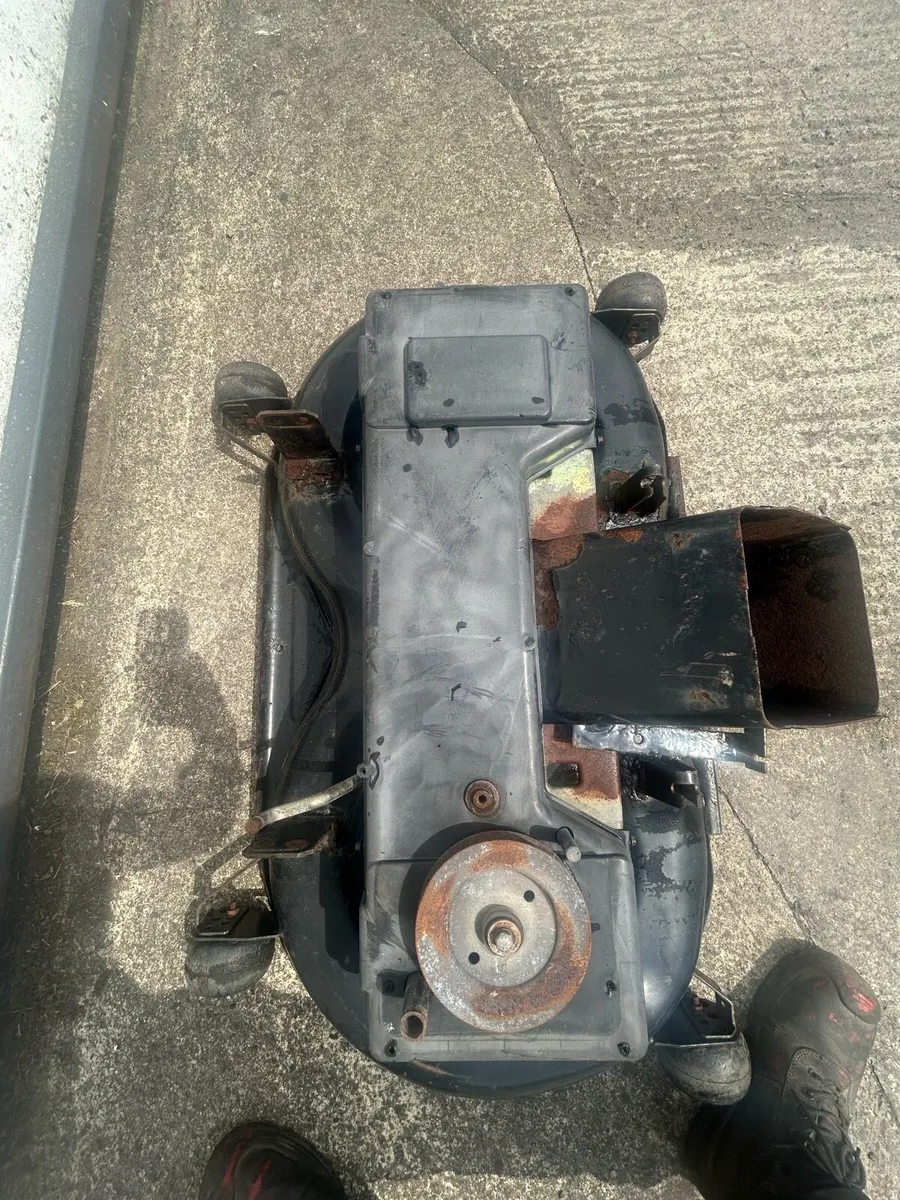 Castle garden ridon mower deck 40” twin blades - Image 4