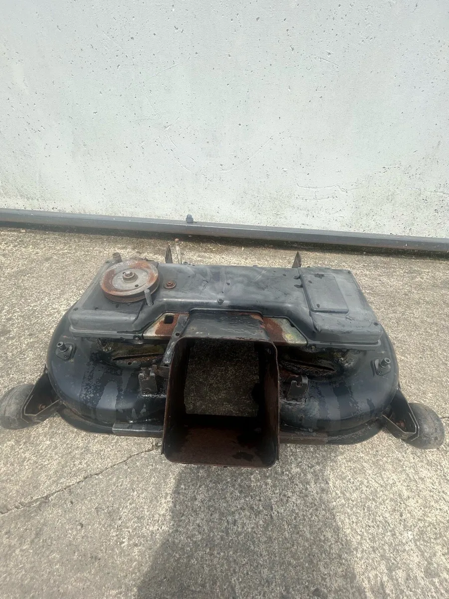Castle garden ridon mower deck 40” twin blades - Image 1