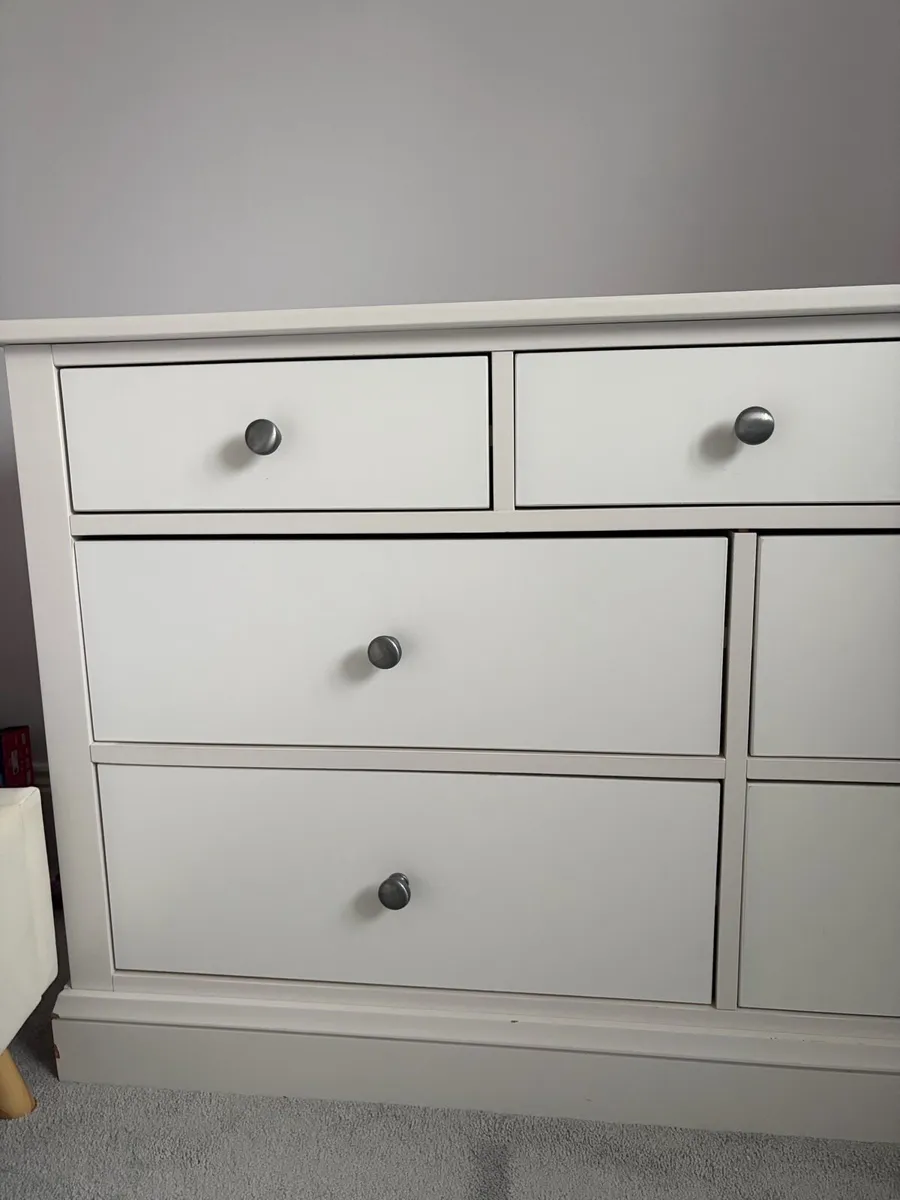 White chest of drawers - Image 3