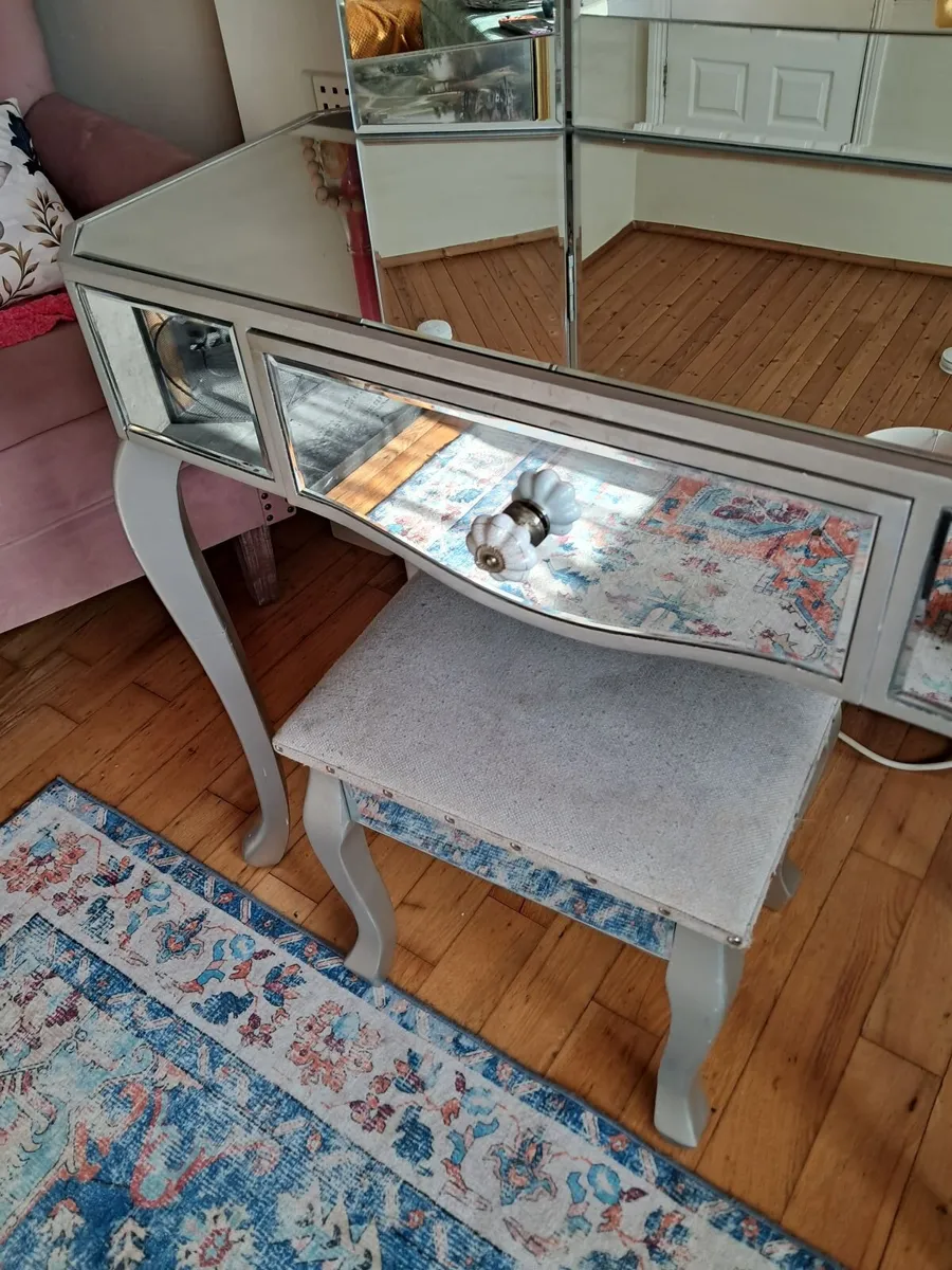 Dressing Table - Image 4