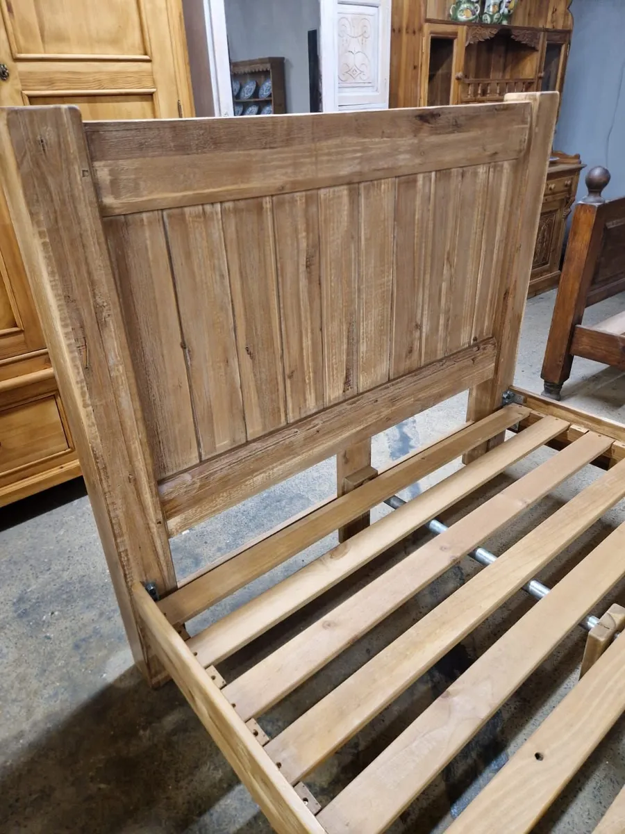 Reclaimed, rustic wood double bed - Image 3