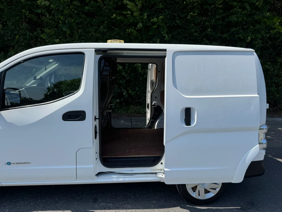 Nissan NV200 fully electric low mileage - Image 4