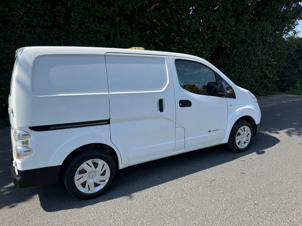 Nissan NV200 fully electric low mileage - Image 2