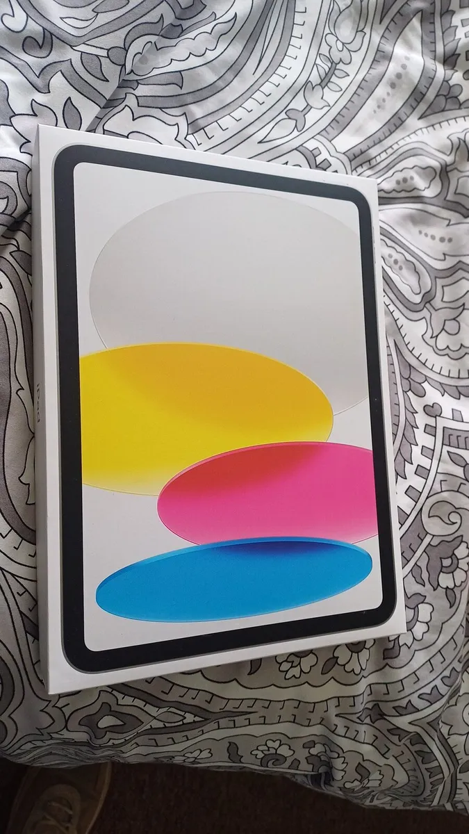 iPad A16 (brand new) - Image 1