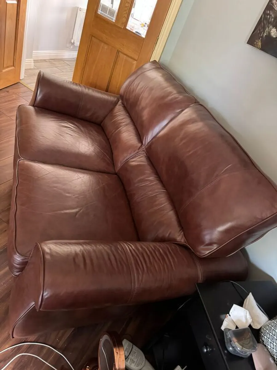 2 seater leather couches - Image 4