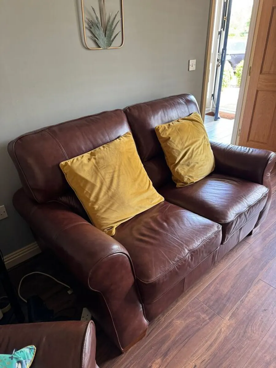 2 seater leather couches - Image 2