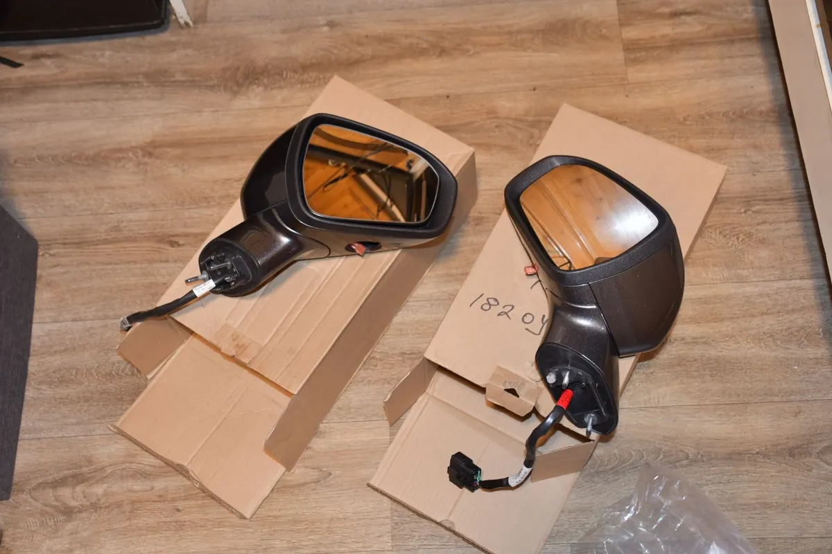 new mirrors for a 2018 Ford Mondeo - Image 3