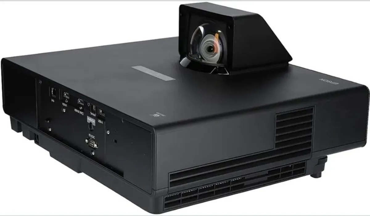 Epson 4k PRO-UHD ultra-short distance laser projec - Image 4