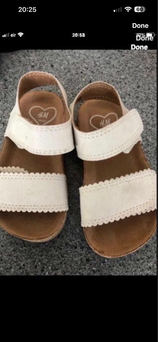 Girls sandals size 20/21 €5 - Image 3