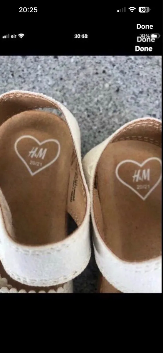 Girls sandals size 20/21 €5 - Image 4