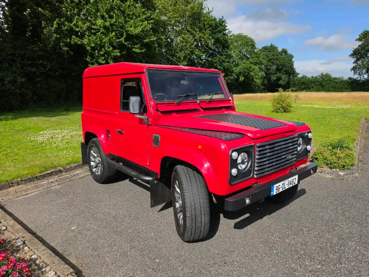 Land Rover Defender 90 - Image 2