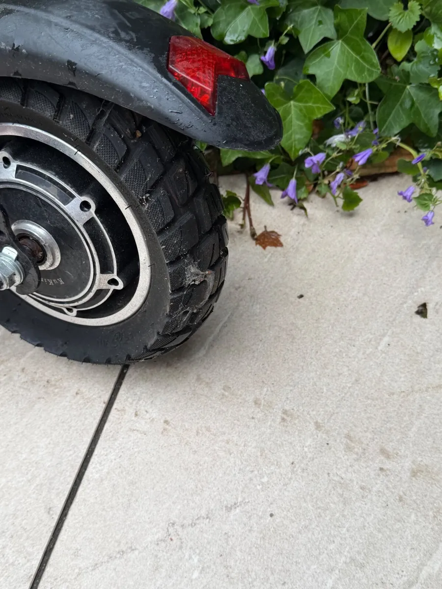 KuKirin M4 Pro Electric Scooter – Mint Condition - Image 3