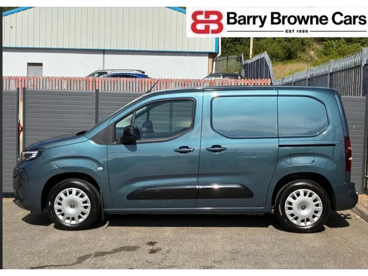 Opel Combo SPORT 100PS D-6SP - Image 3