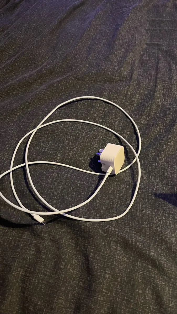 Macbook Air - Image 3