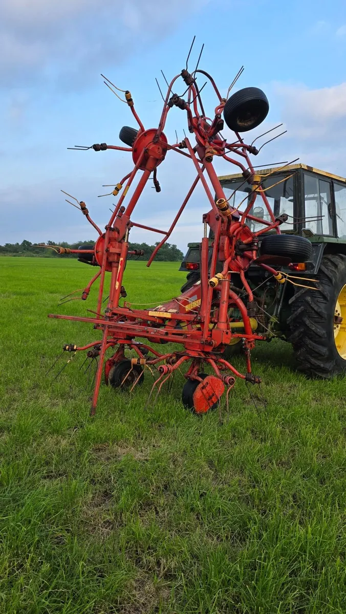 Niemeyer tedder Hr671 six rotor - Image 1