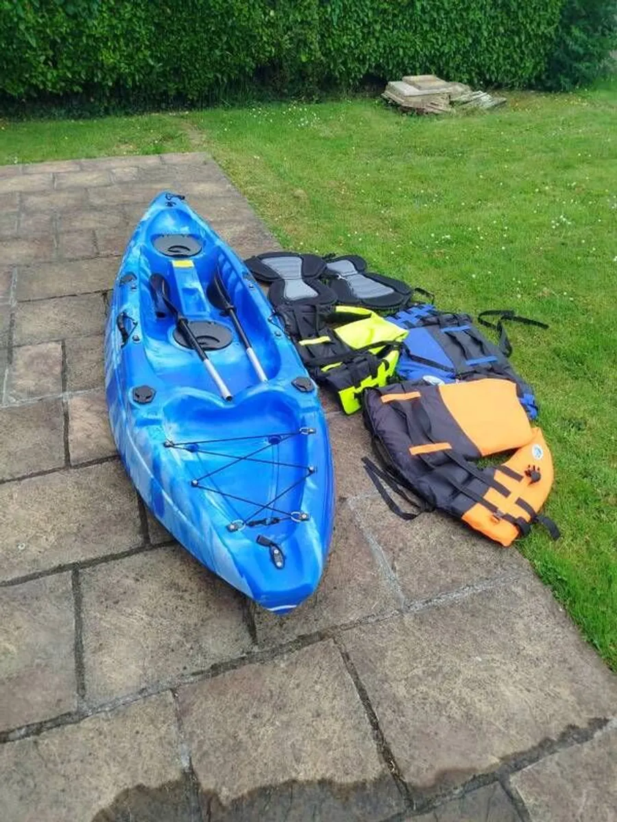 Kayak & Extras - Image 4