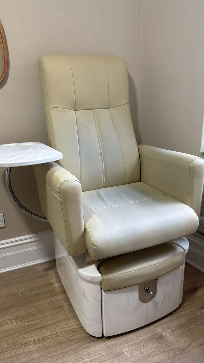 Pedicure chair - Image 2
