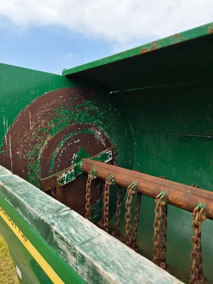 Dung spreader - Image 1